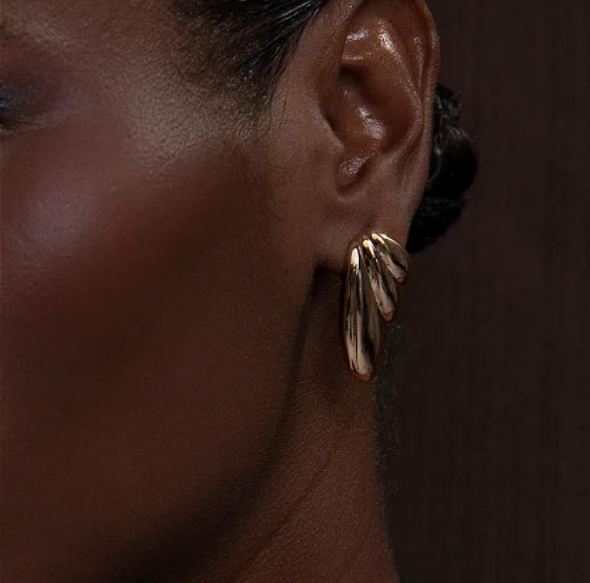 Conjunto de Brinco e Colar Liso com Banho em Ouro 18K - Imagem 2